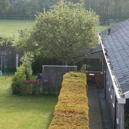 Familiehuis Achter De Duijnhoeve Zuidbakkum Esterno foto